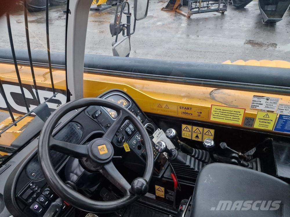 JCB 535-140 telehandler مناولات متداخلة