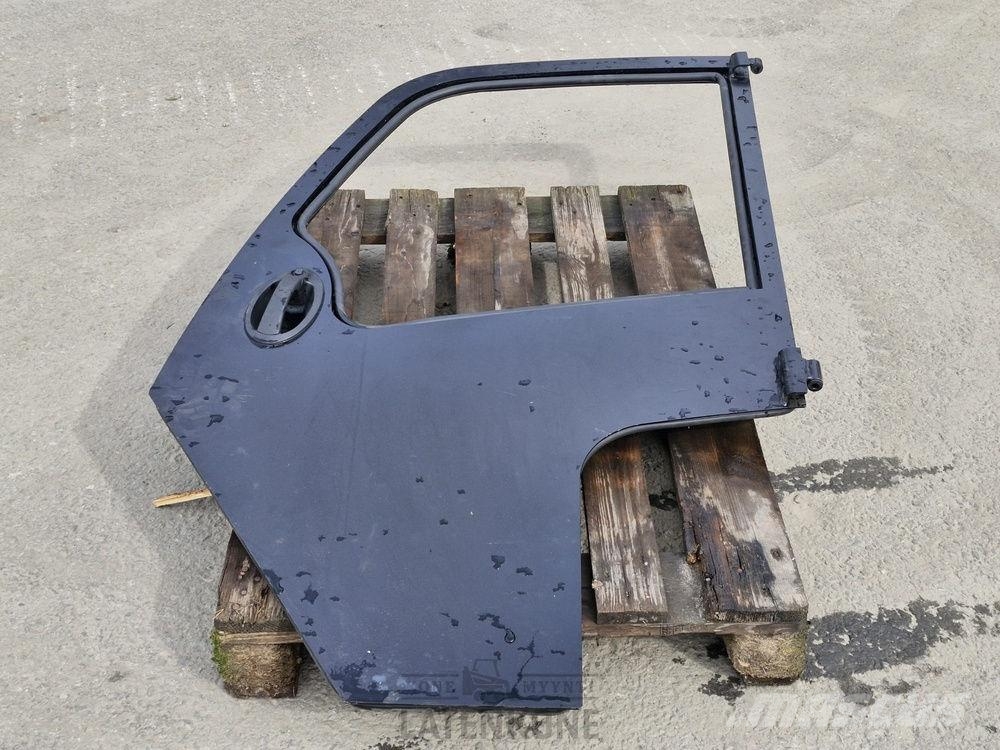 JCB Teletruk ovi (ilman laseja) Ohjaamo ja sisusta