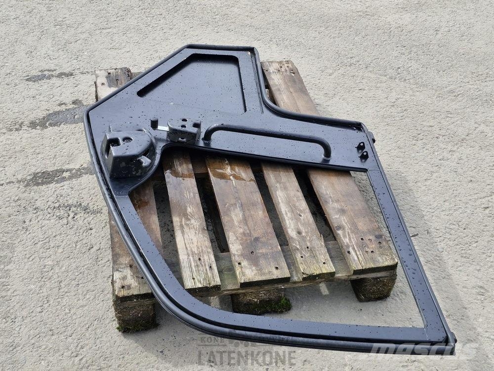 JCB Teletruk ovi (ilman laseja) Ohjaamo ja sisusta