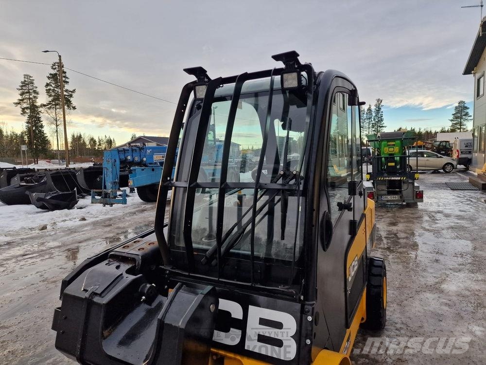 JCB TLT 35D 4x4 Teletruk Kahveltõstukid - muud