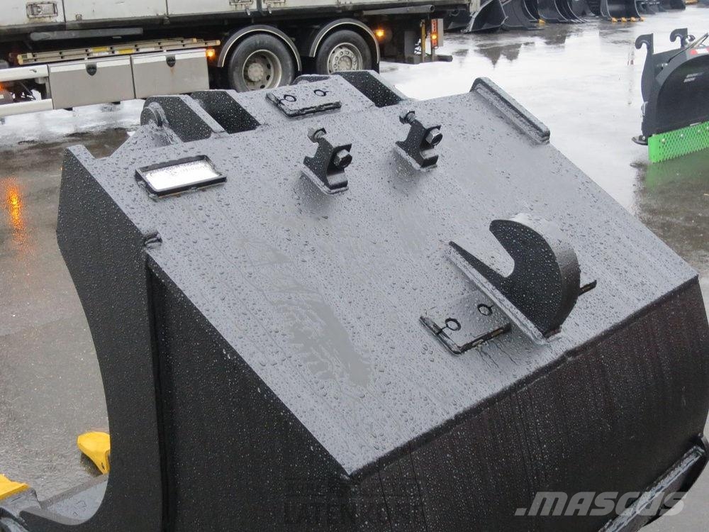 Laten Kuokkakauha 1300mm NTP20/30 kynsillä 挖斗