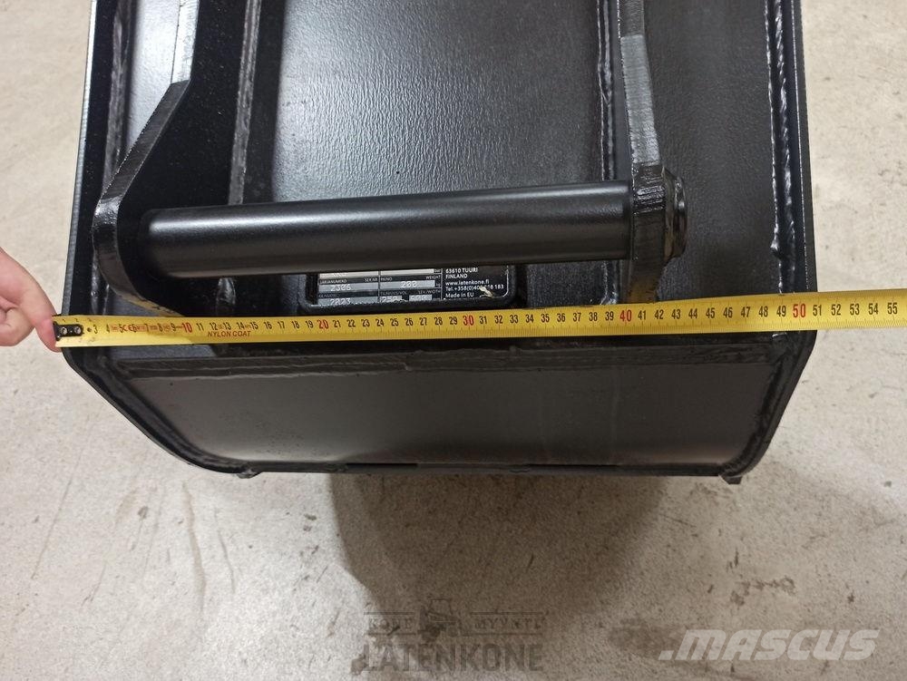 Laten Kuokkakauha 600mm S45 kynsillä 挖斗