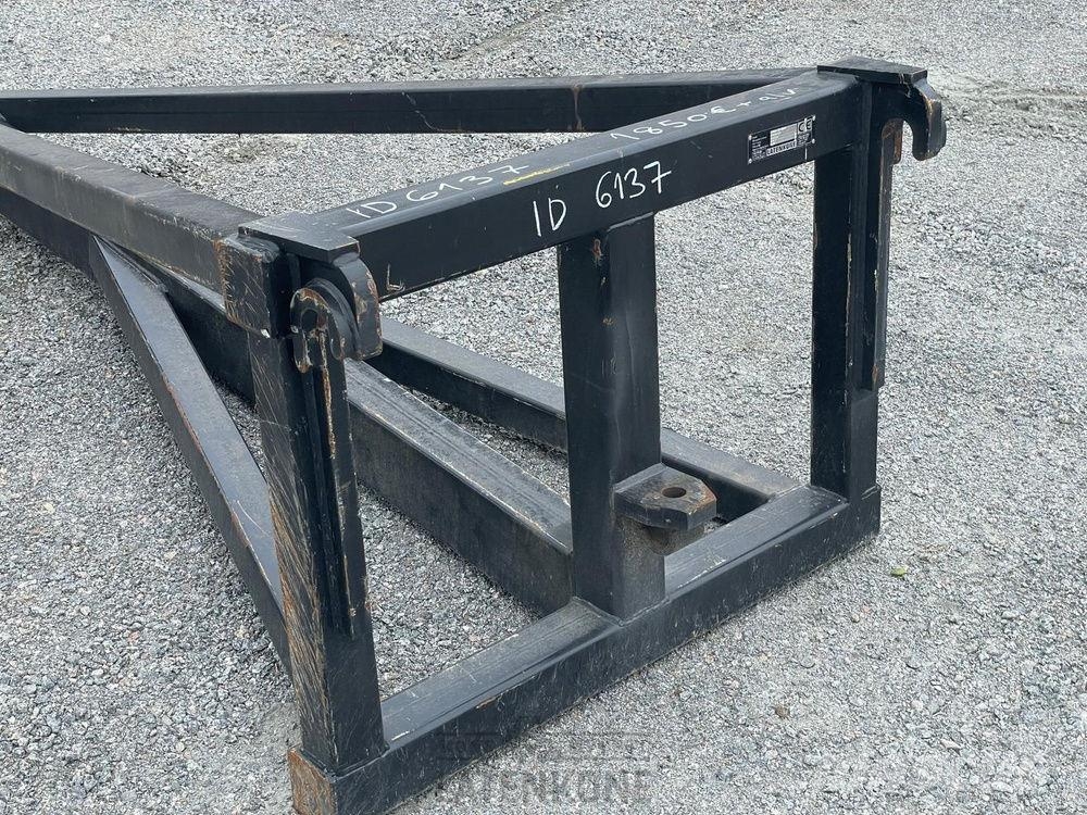 Laten Nostopuomi 3ton Merlo Buckets