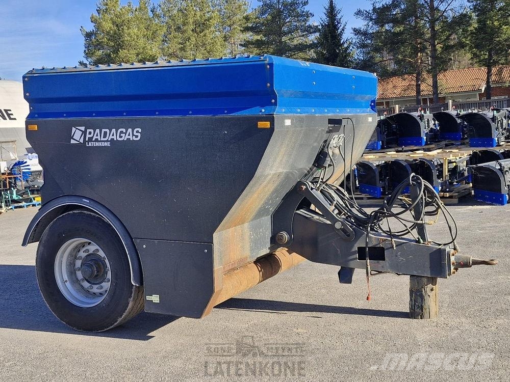 Padagas SP-6000 Hiekoitusvaunu lisälaidoilla 6.4m3 Kauhat