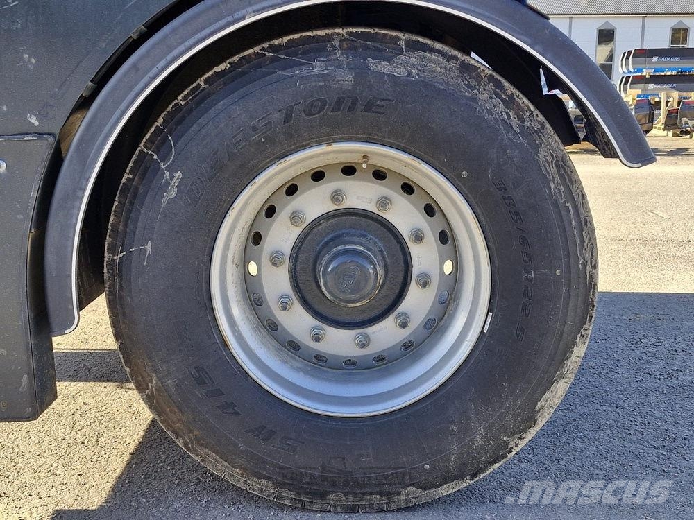 Padagas SP-6000 Hiekoitusvaunu lisälaidoilla 6.4m3 Kauhat