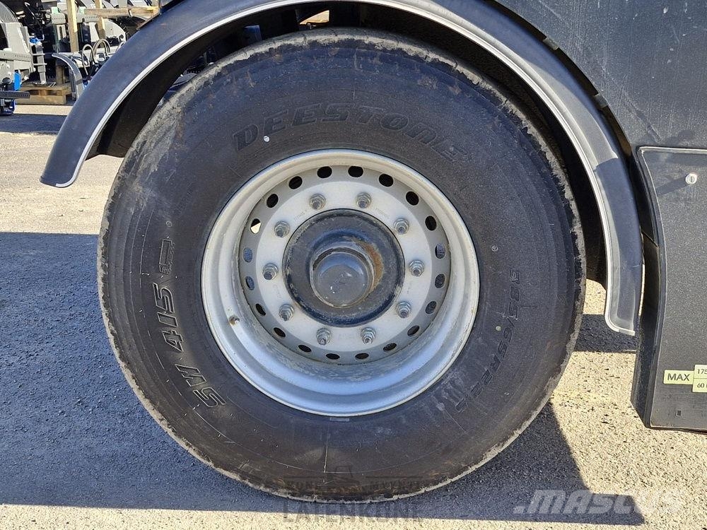 Padagas SP-6000 Hiekoitusvaunu lisälaidoilla 6.4m3 Kauhat
