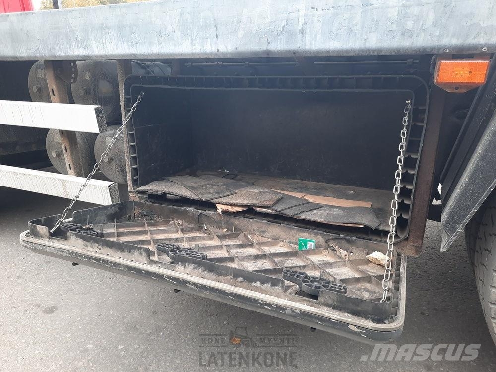 Scania P380 8x2 koneenkuljetusauto Platós / Ponyvás teherautók
