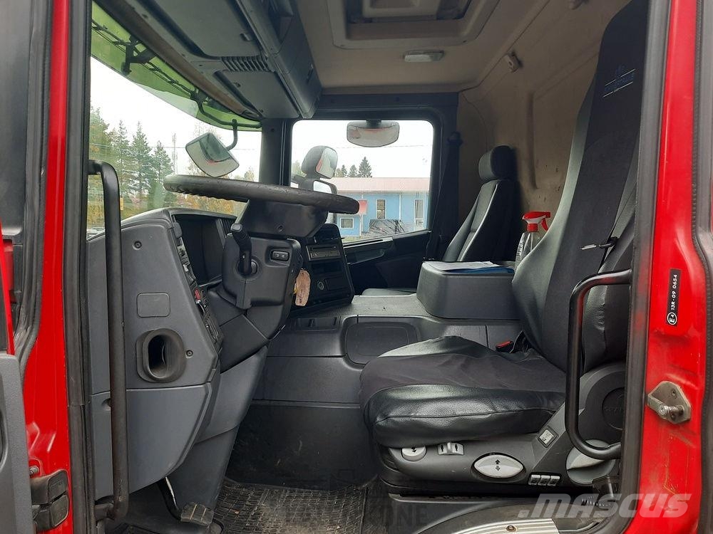 Scania P380 8x2 koneenkuljetusauto Platós / Ponyvás teherautók
