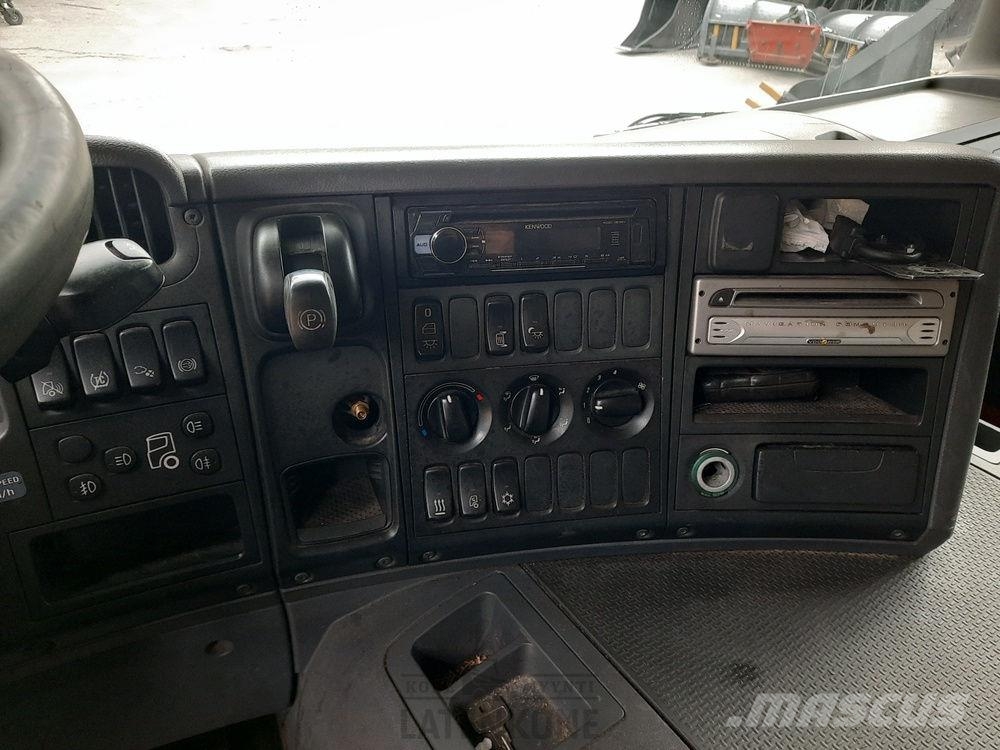 Scania P380 8x2 koneenkuljetusauto Platós / Ponyvás teherautók
