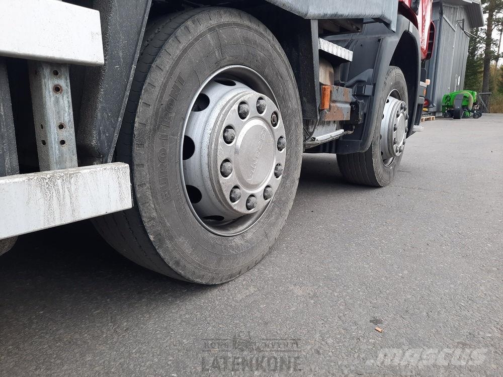 Scania P380 8x2 koneenkuljetusauto Platós / Ponyvás teherautók