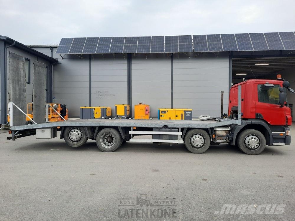 Scania P380 8x2 koneenkuljetusauto Platós / Ponyvás teherautók