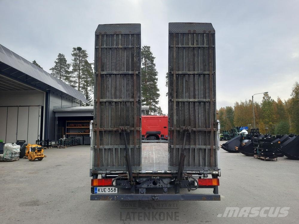 Scania P380 8x2 koneenkuljetusauto Platós / Ponyvás teherautók