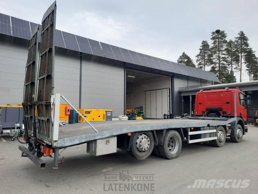 Scania P380 8x2 koneenkuljetusauto Platós / Ponyvás teherautók