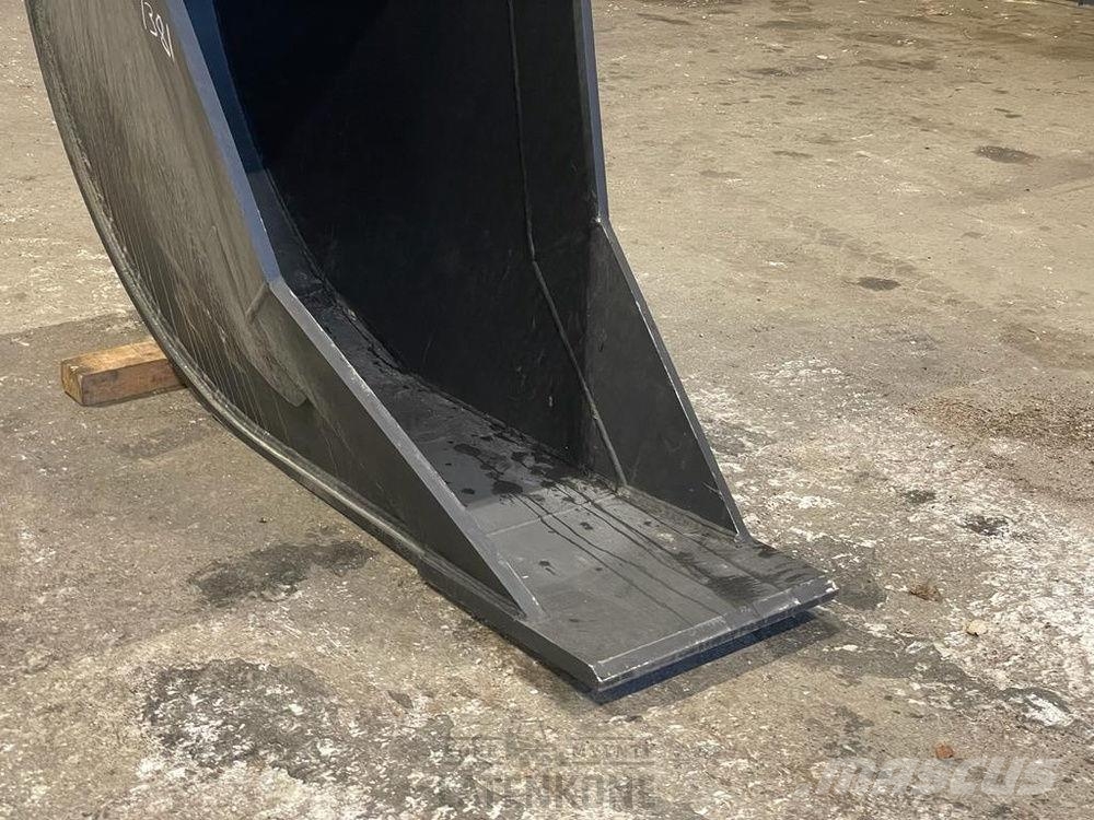 TuraSteel Vesijohtokauha 900L S70 Buckets