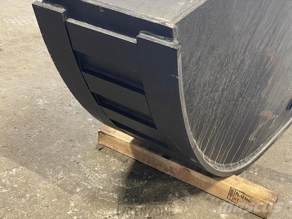 TuraSteel Vesijohtokauha 900L S70 Buckets