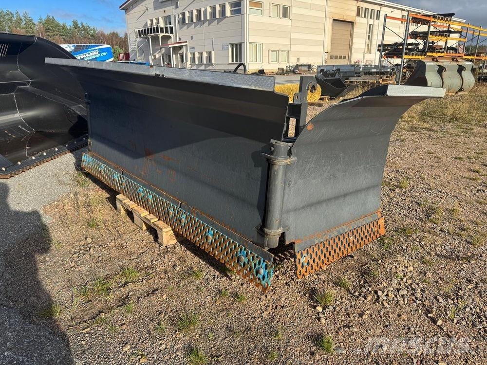 Volvo U-aura 480-280 HW Käytetty Lâminas de neve e arados