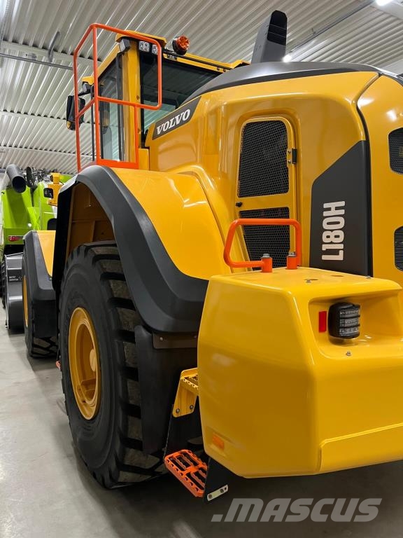 Volvo L180K Gumikerekes homlokrakodók
