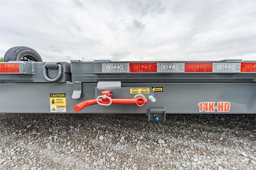  B-B TRAILER TBCT2214ET Autovežių priekabos