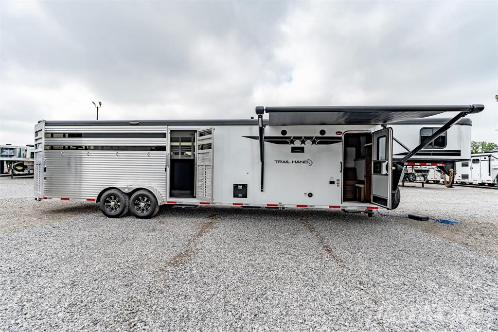 Bison COACH 71016THS Animal transport semi-trailers