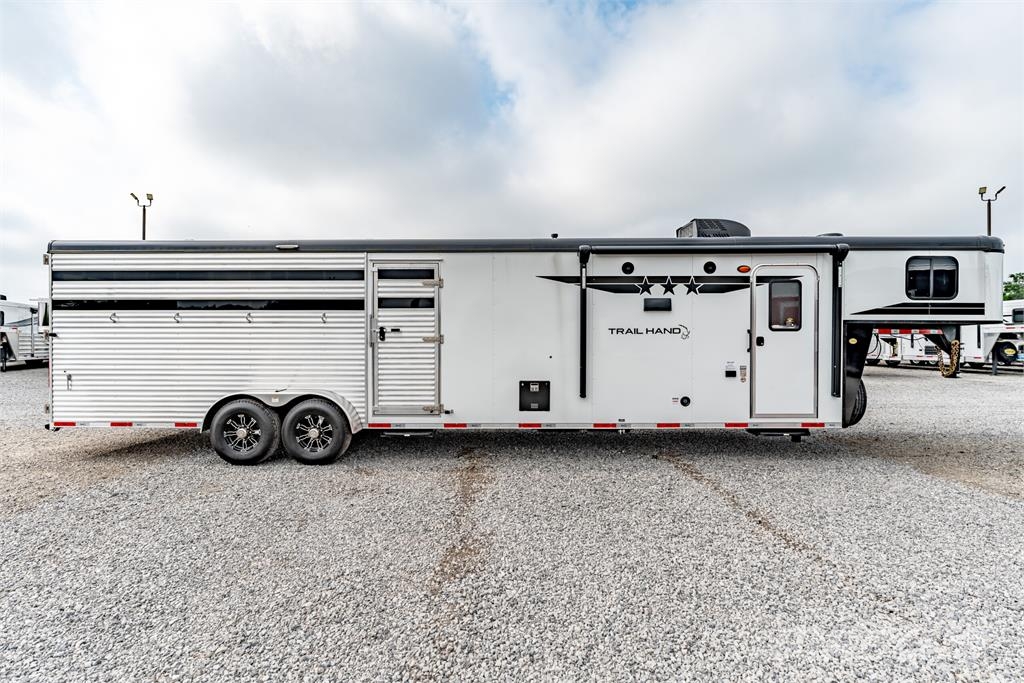 Bison COACH 71016THS Animal transport semi-trailers