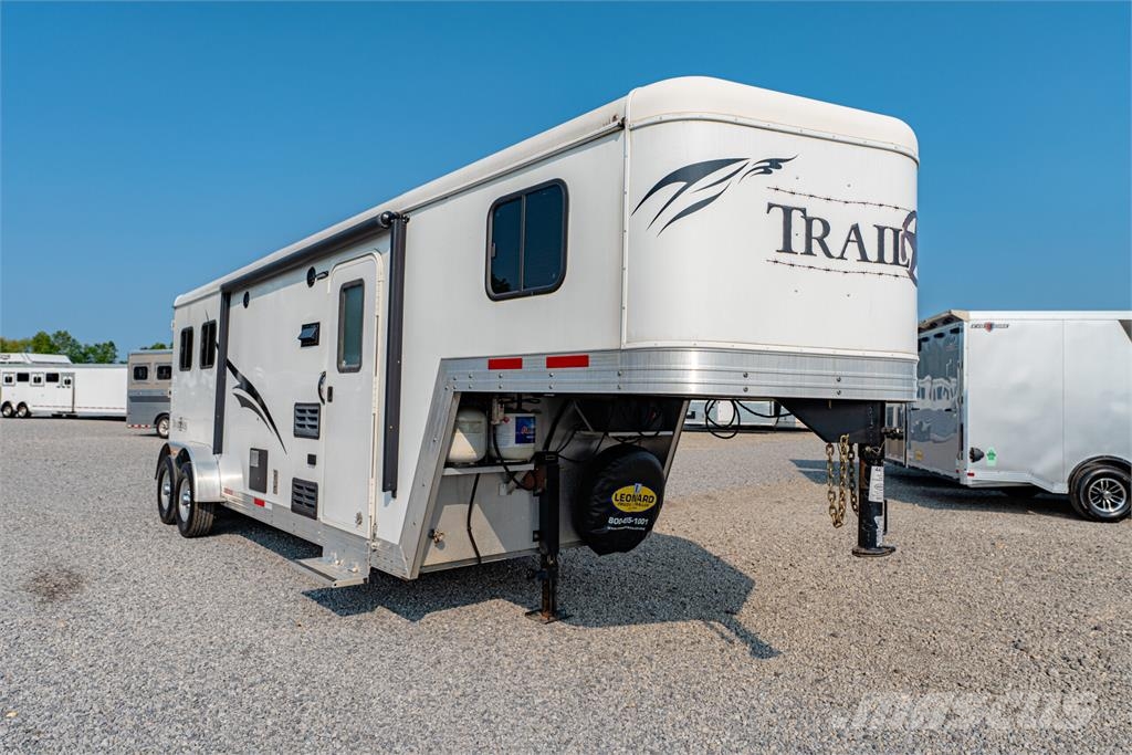 Bison COACH 7208LQ Animal transport semi-trailers