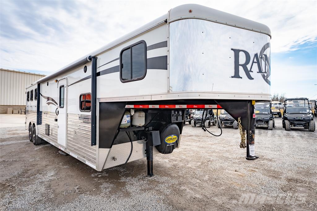 Bison COACH 8312RG Animal transport semi-trailers