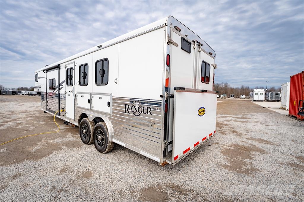 Bison COACH 8312RG Animal transport semi-trailers