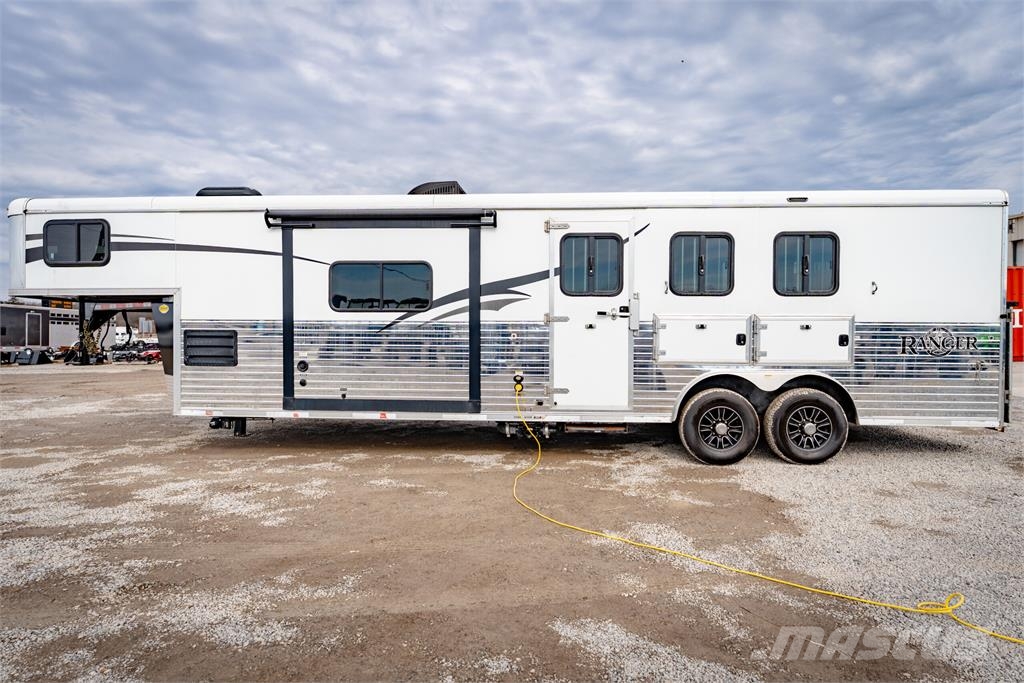 Bison COACH 8312RG Animal transport semi-trailers