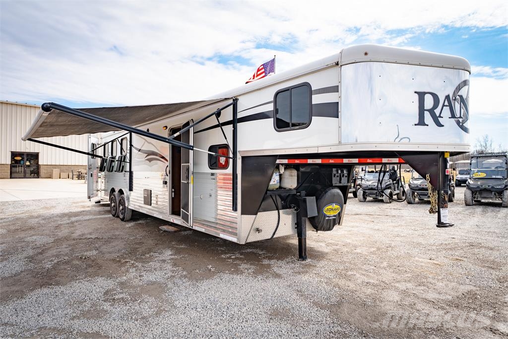 Bison COACH 8312RG Animal transport semi-trailers