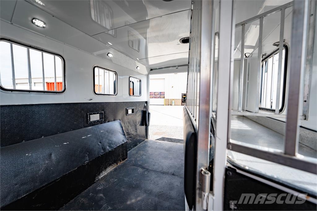 Bison COACH 8312RG Animal transport semi-trailers