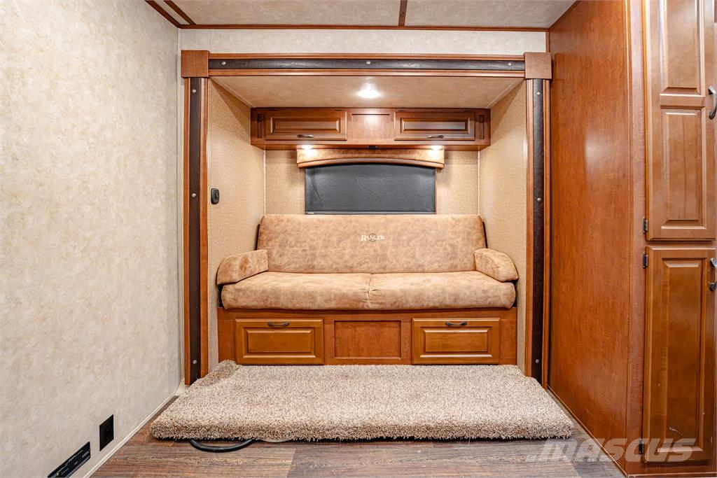 Bison COACH 8312RG Animal transport semi-trailers