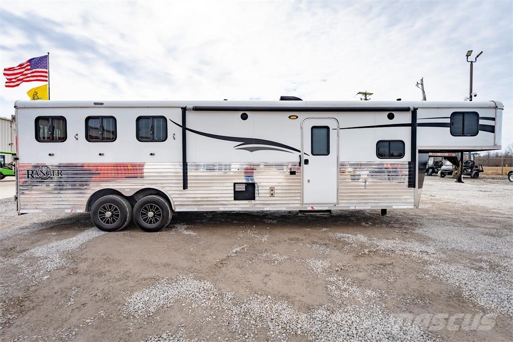 Bison COACH 8312RG Animal transport semi-trailers
