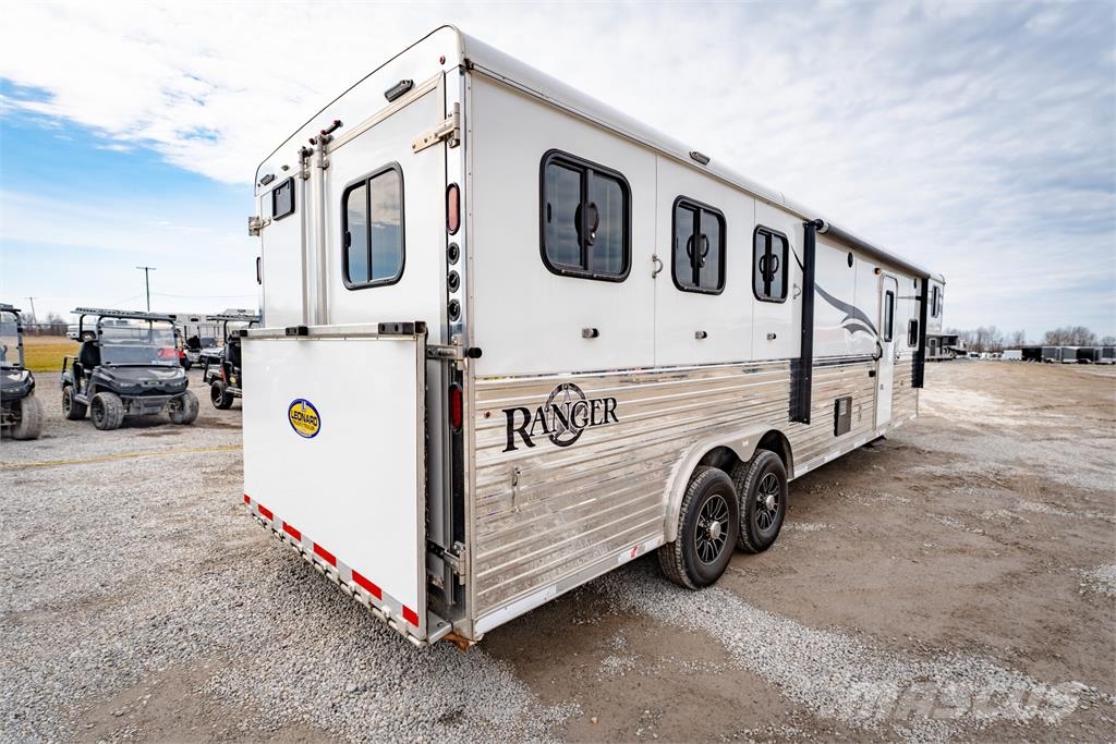 Bison COACH 8312RG Animal transport semi-trailers