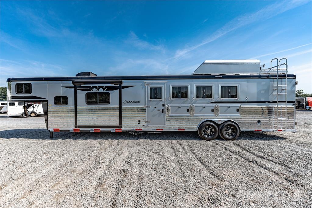 Bison COACH RG8413BS Animal transport semi-trailers