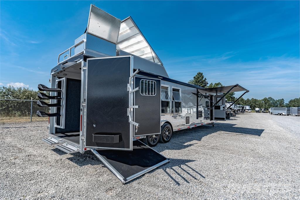 Bison COACH RG8413BS Animal transport semi-trailers