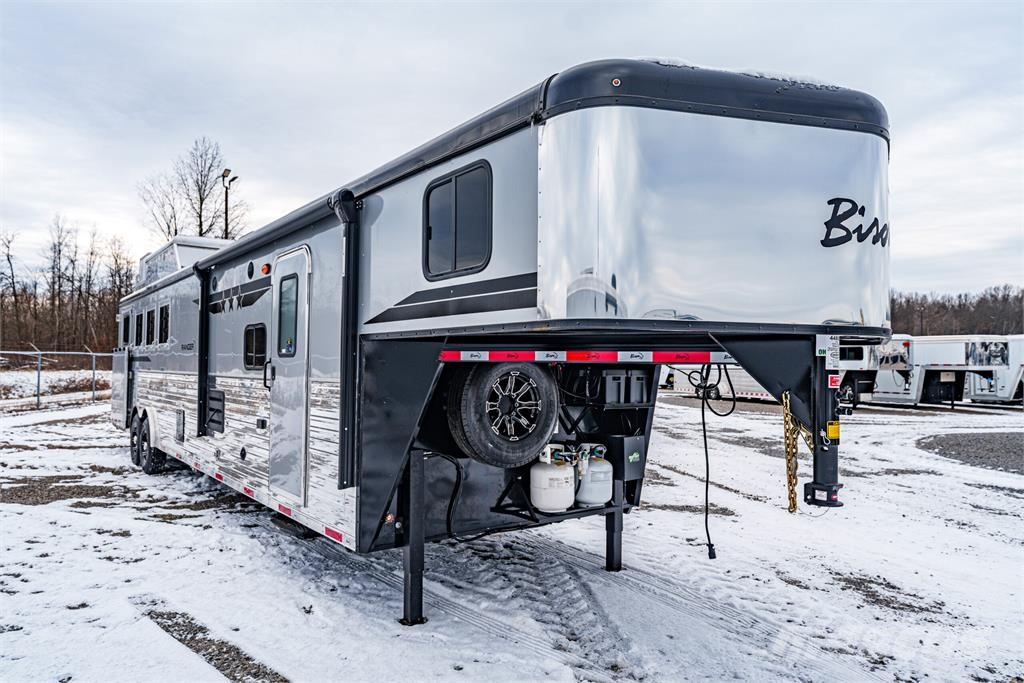 Bison COACH RG8413BS Animal transport semi-trailers