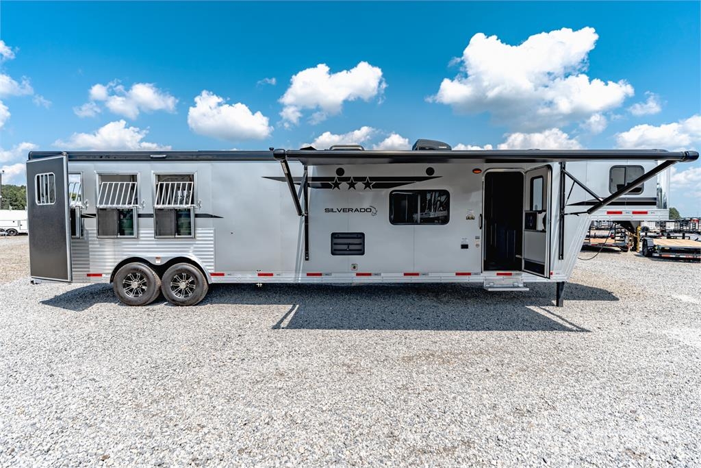 Bison COACH SV8316BS Animal transport semi-trailers