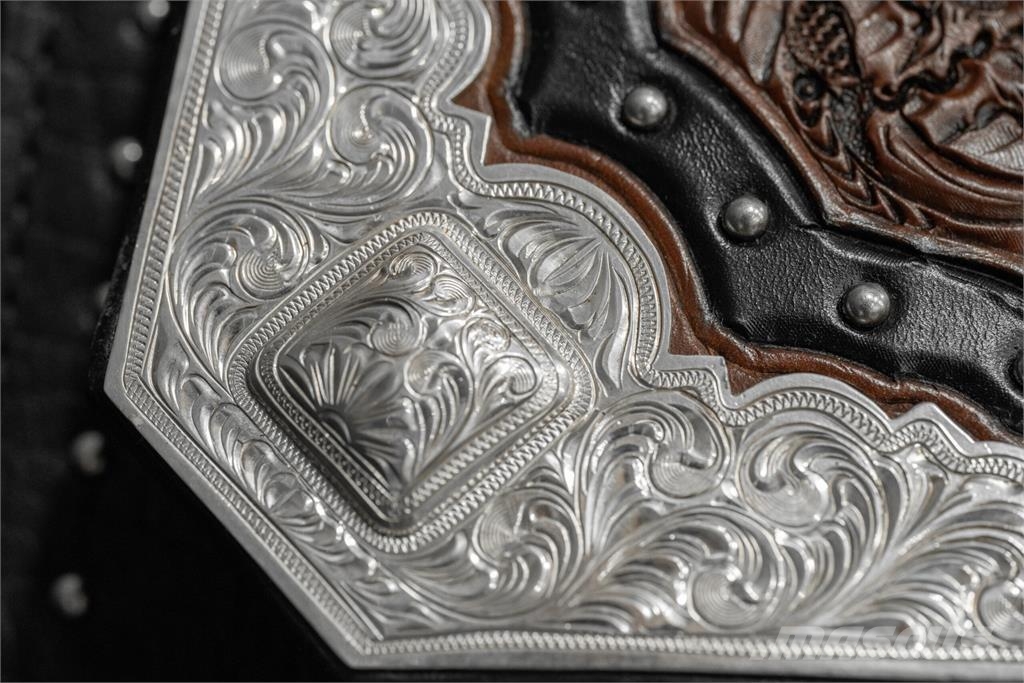 BOBS CUSTOM SADDLES SILVER SHOW SADDLE 16IN 其他組件