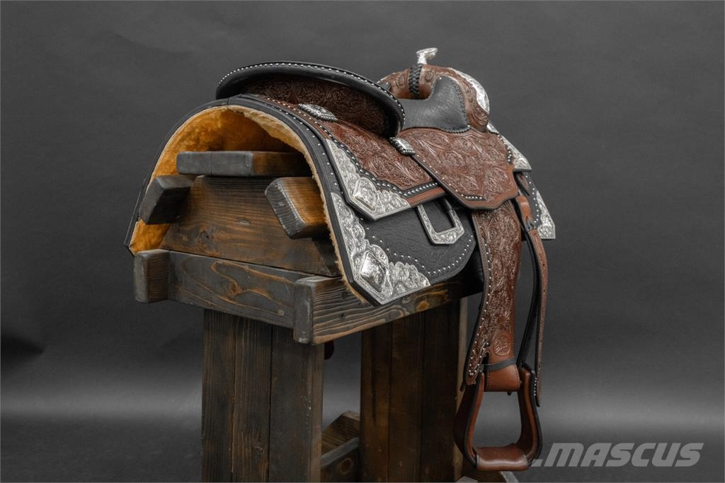 BOBS CUSTOM SADDLES SILVER SHOW SADDLE 16IN 其他組件