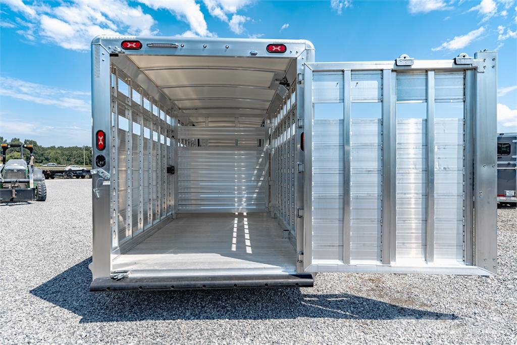 Cimarron TRAILERS LS20G Трейлери для транспортування тварин