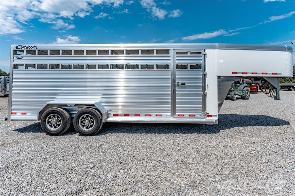 Cimarron TRAILERS LS20G Трейлери для транспортування тварин