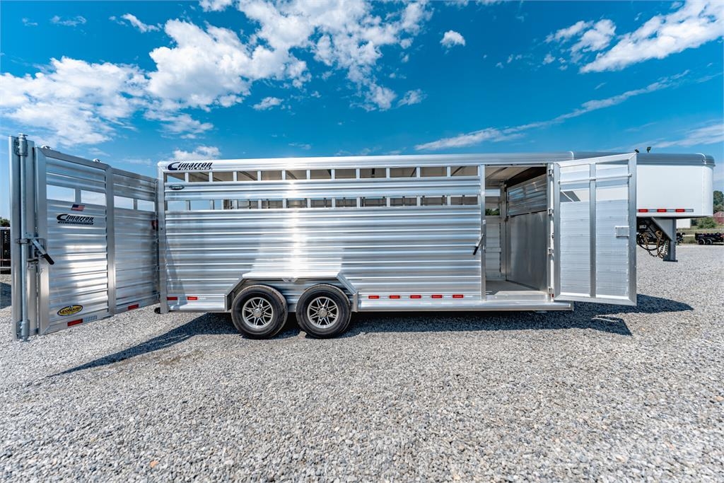 Cimarron TRAILERS LS20G Трейлери для транспортування тварин