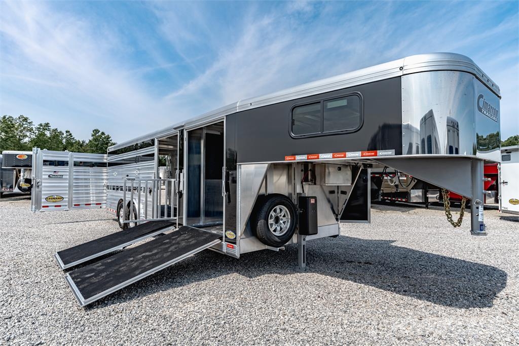 Cimarron TRAILERS LS24G Трейлери для транспортування тварин