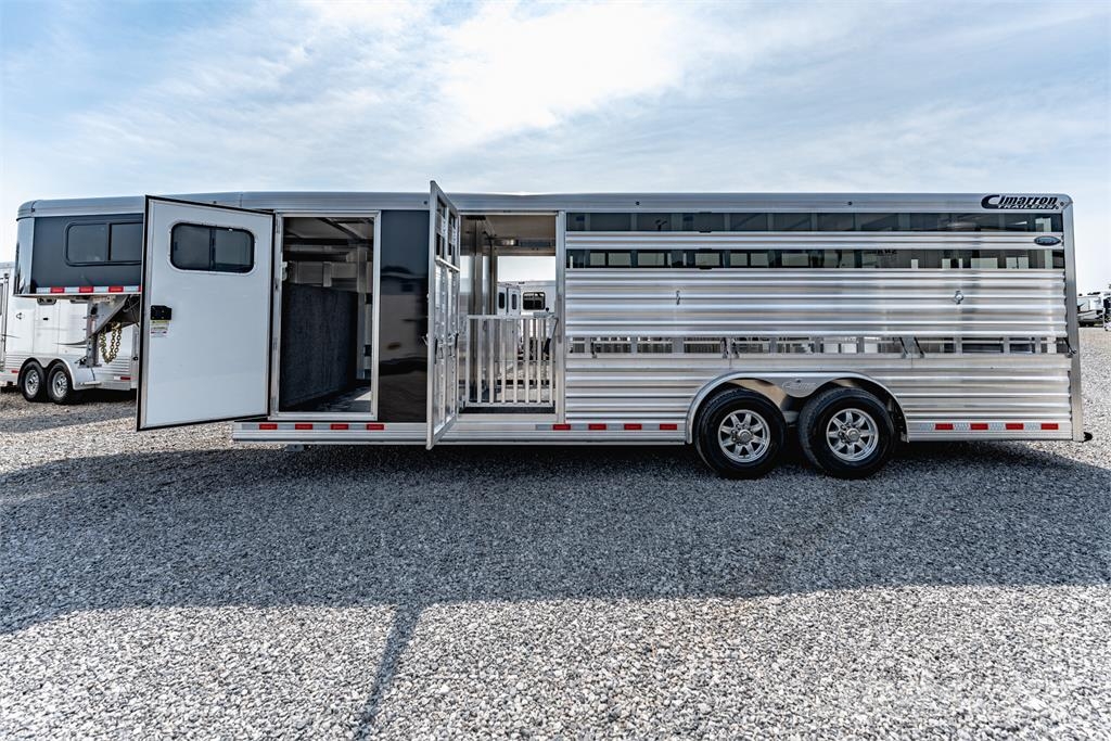 Cimarron TRAILERS LS24G Трейлери для транспортування тварин
