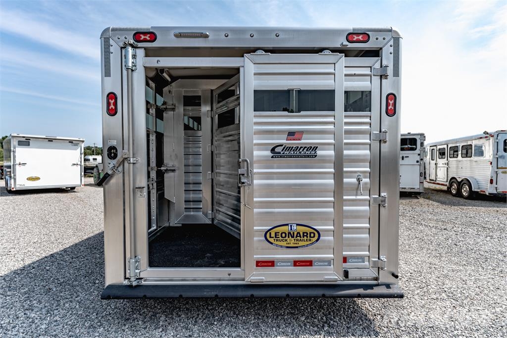 Cimarron TRAILERS LS24G Трейлери для транспортування тварин