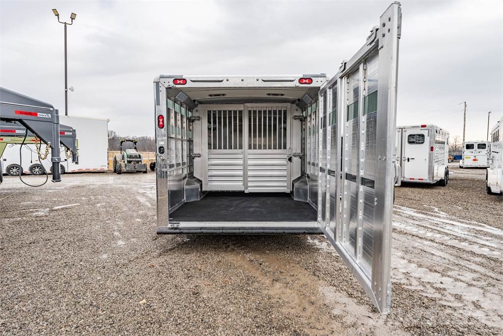 Cimarron TRAILERS SW30G SIG مقطورات نقل الحيوانات