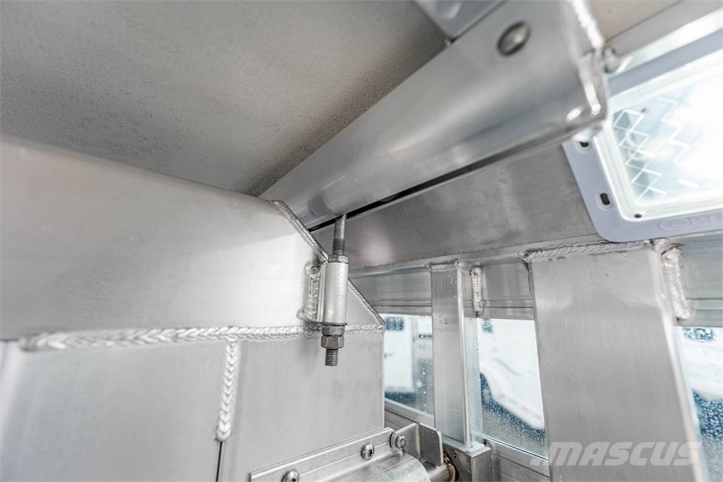 Cimarron TRAILERS SW30G SIG مقطورات نقل الحيوانات