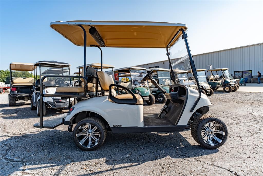 E-Z-GO TXT-GAS 高尔夫球车