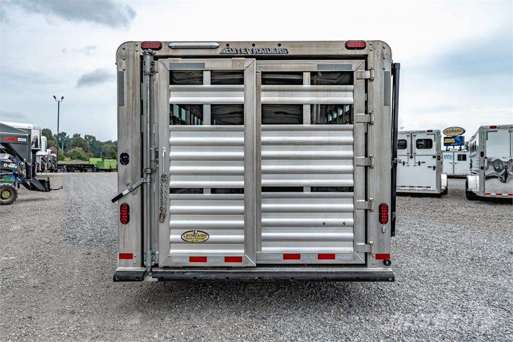 Elite TRAILER MFG 28 Dzīvnieku transportēšanas piekabes
