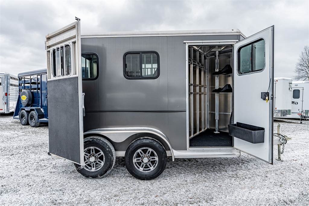 Frontier TRAILERS STRIDER 動物運輸拖車